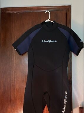 NeoSport Wetsuit 3mm Short Sleeves Shorty size Large Black/Blue